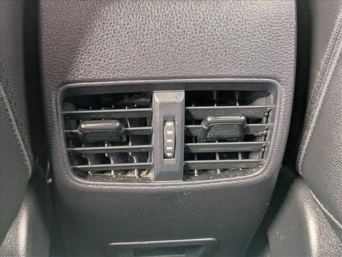 Used 2022 Toyota Corolla Cross XLE AWD/4WD image 16