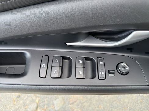 Certified 2023 Hyundai Elantra SEL image 17