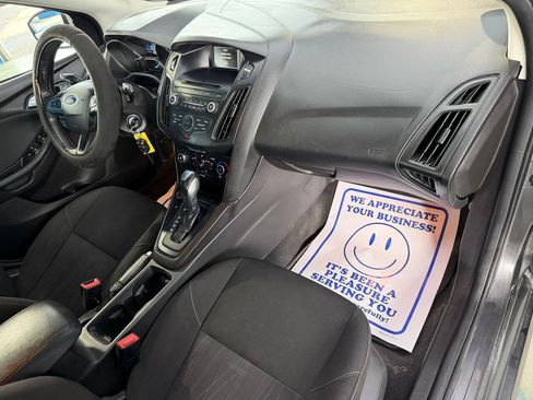 Used 2015 Ford Focus SE w/ SE Sport Package FWD image 16