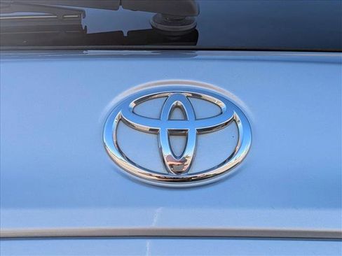 Used 2024 Toyota Corolla Cross XLE image 21