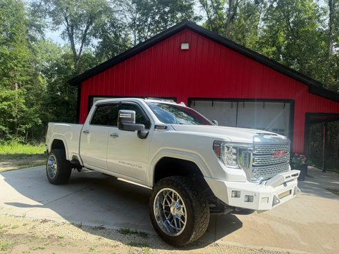 Used 2022 GMC Sierra 2500 Denali AWD/4WD image 1