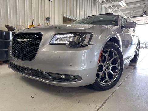 Used 2017 Chrysler 300 S w/ 300S Premium Group AWD/4WD image 29