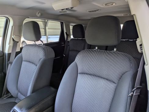 Used 2016 Dodge Journey SE w/ Flexible Seating Group image 7