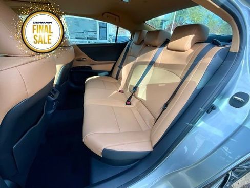 New 2025 Lexus ES 300h w/ Premium Package image 10