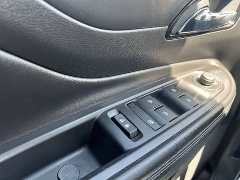 Used 2019 Buick Encore Sport Touring FWD image 13