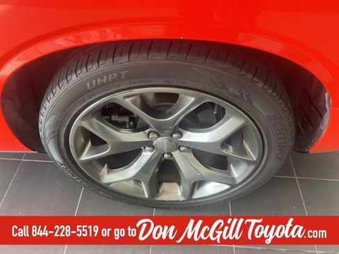 Used 2016 Dodge Challenger SXT image 8