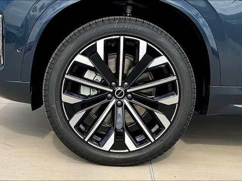 New 2026 Volvo XC90 B6 Ultra w/ Protection Package Premier image 24