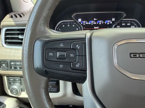 Used 2021 GMC Yukon Denali w/ Denali Ultimate Package AWD/4WD image 17