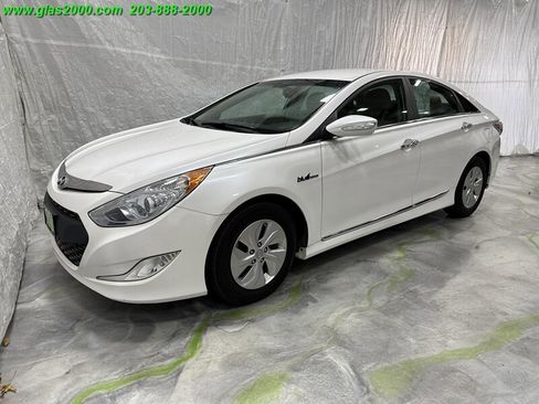 Used 2015 Hyundai Sonata Hybrid image 1