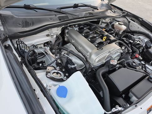 Used 2016 MAZDA MX-5 Miata Club RWD image 19