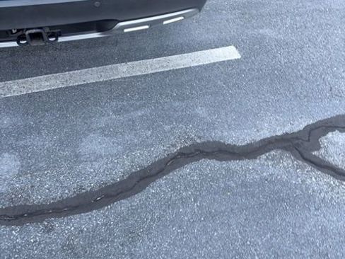 Used 2020 Ford Explorer XLT w/ Equipment Group 202A image 20