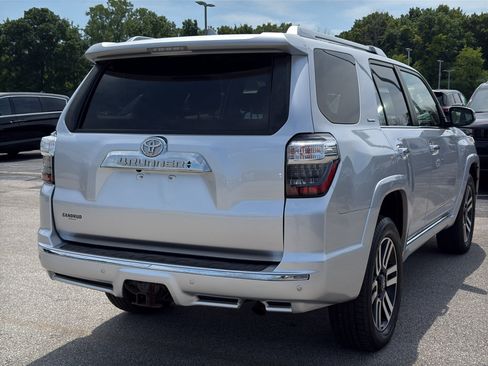 Used 2018 Toyota 4Runner Limited AWD/4WD image 5