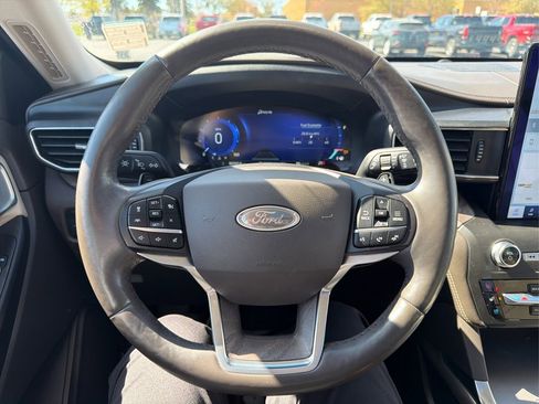 Used 2020 Ford Explorer Platinum w/ Premium Technology Package AWD/4WD image 14