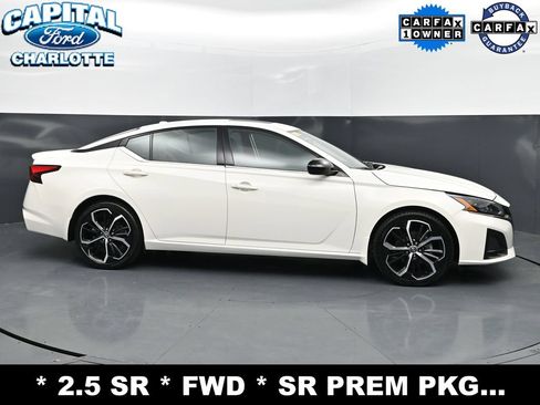 Used 2023 Nissan Altima 2.5 SR w/ SR Premium Package FWD image 27