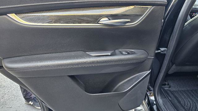 Used 2020 Cadillac XT5 Sportv AWD/4WD image 32