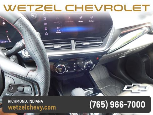 Used 2026 Chevrolet Trax RS FWD image 33