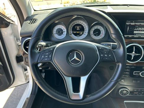Used 2013 Mercedes-Benz GLK 350 4MATIC image 9