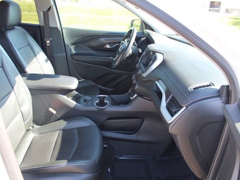 Used 2023 GMC Terrain SLT AWD/4WD image 8