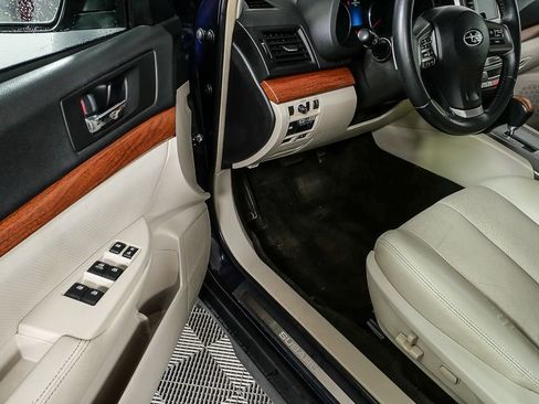 Used 2014 Subaru Outback 2.5i Limited image 12