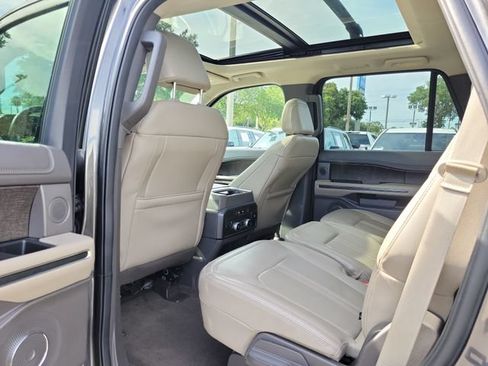 Used 2021 Ford Expedition Limited RWD image 15