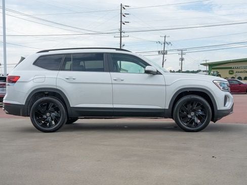 New 2026 Volkswagen Atlas SE FWD image 7