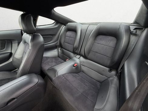 Used 2018 Ford Mustang GT RWD image 11