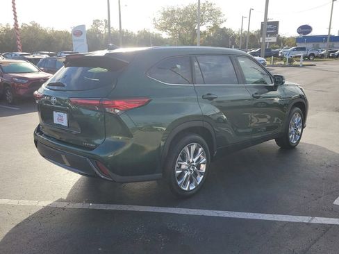 Used 2023 Toyota Highlander Limited image 3