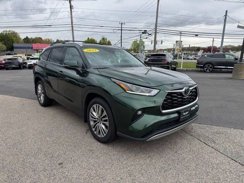 Used 2023 Toyota Highlander Platinum AWD/4WD image 16