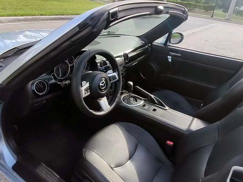 Used 2006 MAZDA MX-5 Miata Grand Touring RWD image 18