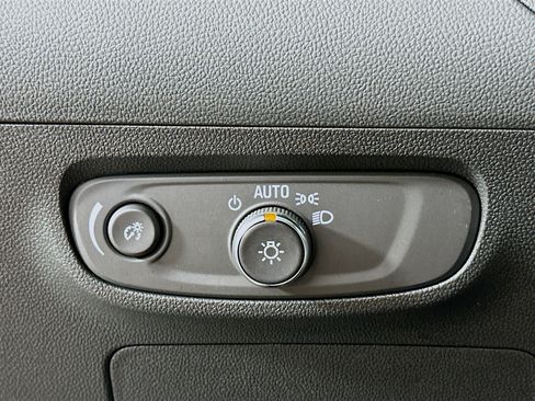 Used 2025 Buick Encore GX Preferred image 17