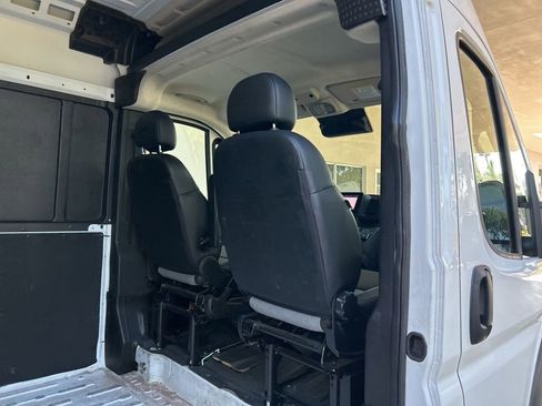 Used 2025 RAM ProMaster 2500 w/ Convenience Group FWD image 28