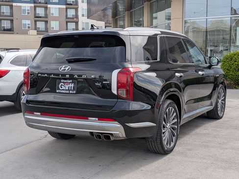 Used 2023 Hyundai Palisade Calligraphy image 4