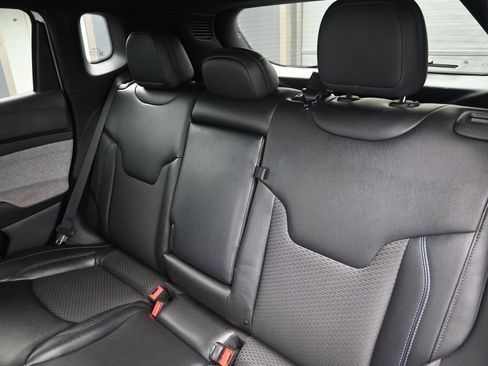 Used 2024 Jeep Compass Latitude AWD/4WD image 16