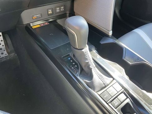 Used 2025 Toyota Camry SE image 43