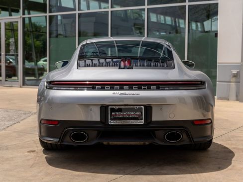 Used 2025 Porsche 911 Carrera RWD image 13