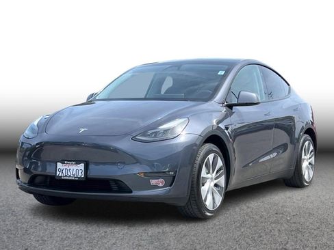 Used 2023 Tesla Model Y 2WD image 1