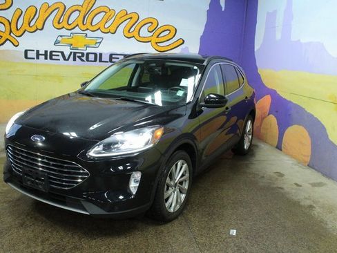 Used 2021 Ford Escape Titanium w/ Titanium Elite Package image 5