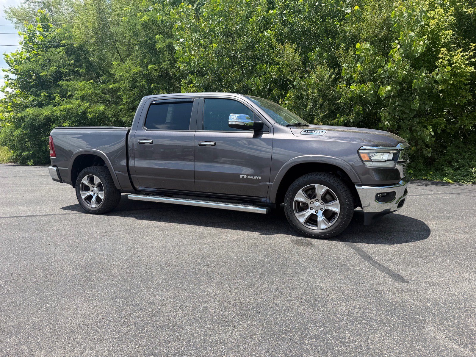 Used 2022 RAM 1500 Laramie AWD/4WD image 2