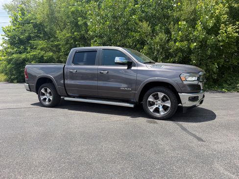 Used 2022 RAM 1500 Laramie AWD/4WD image 2
