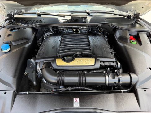 Used 2016 Porsche Cayenne AWD/4WD image 21