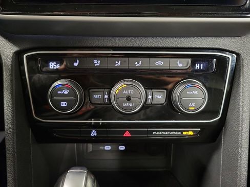 Used 2022 Volkswagen Atlas SEL image 19