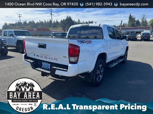 Used 2017 Toyota Tacoma 4x4 Double Cab image 6