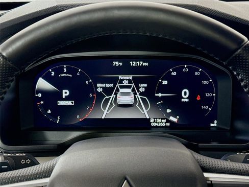 Used 2025 Mitsubishi Outlander SE image 12