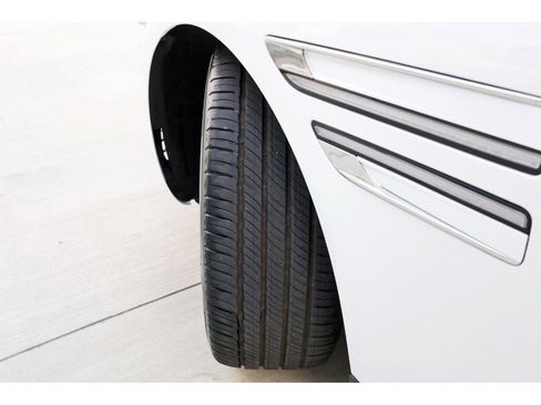 Used 2025 Genesis G80 2.5T Advanced image 32