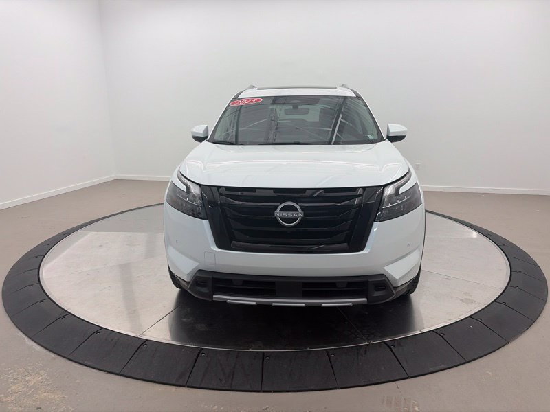 Used 2025 Nissan Pathfinder SL w/ SL Premium Package AWD/4WD image 8