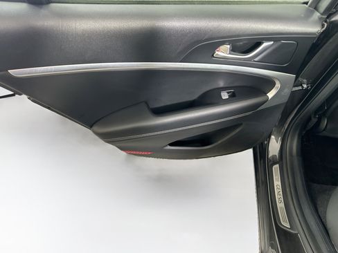 Used 2025 Genesis G70 2.5T RWD image 25