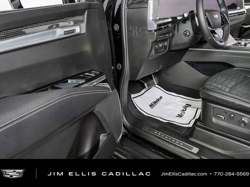 Certified 2025 Cadillac Escalade V AWD/4WD image 8