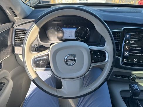 Certified 2022 Volvo XC90 T6 Inscription w/ Lounge Package image 5