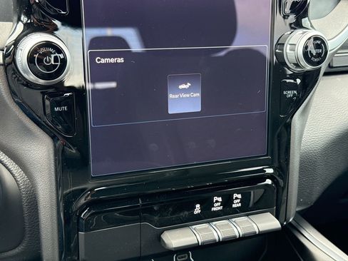 New 2026 RAM 1500 4x4 Crew Cab image 26