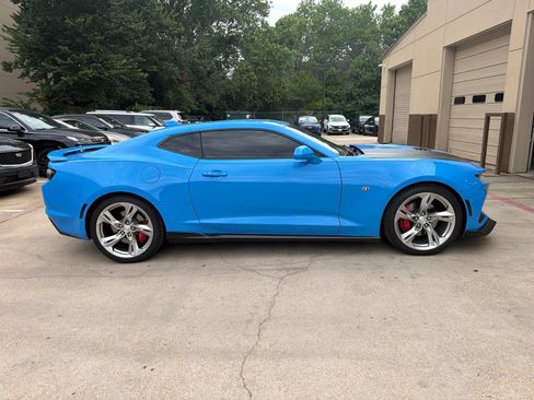 Used 2022 Chevrolet Camaro SS RWD image 4